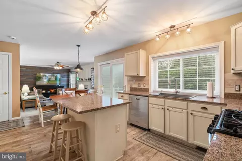 9341 Amaryllis Ave, Manassas, VA 20110 photo 11