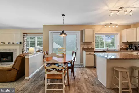 9341 Amaryllis Ave, Manassas, VA 20110 photo 13
