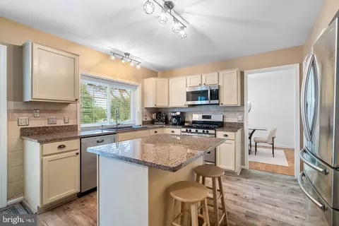 9341 Amaryllis Ave, Manassas, VA 20110 photo 10
