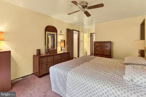 Bedroom - 10139 Springhouse Ct, Manassas, VA 20110 photo 2 of 5