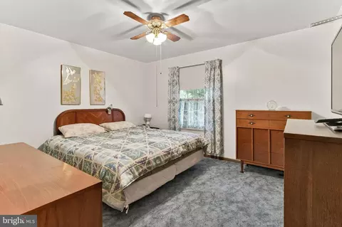 Bedroom - 10139 Springhouse Ct, Manassas, VA 20110 photo 4 of 5