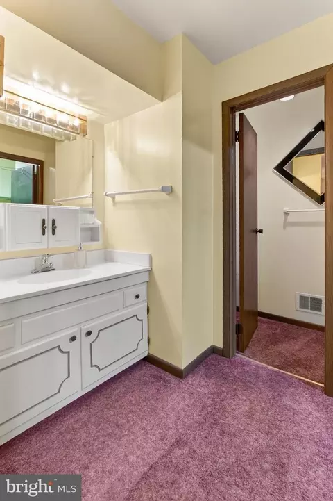 Bath - 10139 Springhouse Ct, Manassas, VA 20110 photo 2 of 3