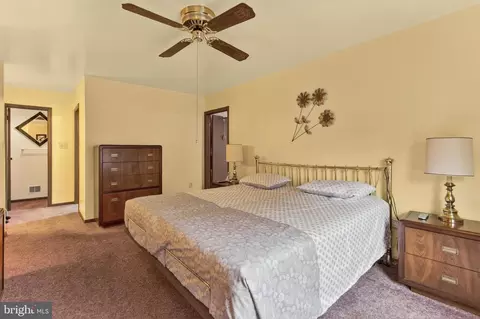 Bedroom - 10139 Springhouse Ct, Manassas, VA 20110 photo 3 of 5