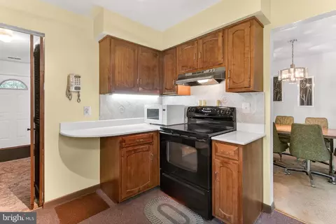 Kitchen - 10139 Springhouse Ct, Manassas, VA 20110 photo 3 of 5