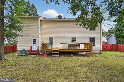 Exterior - 10139 Springhouse Ct, Manassas, VA 20110 photo 5 of 11