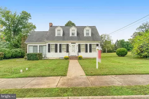 9040 Grant Ave, Manassas, VA 20110