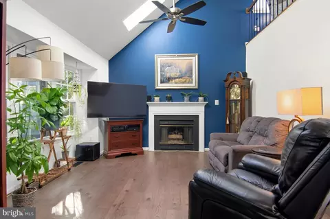 Living - 9317 Waterford Dr, Manassas, VA 20110 photo 1 of 2