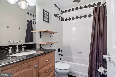 Bath - 9317 Waterford Dr, Manassas, VA 20110 photo 4 of 6