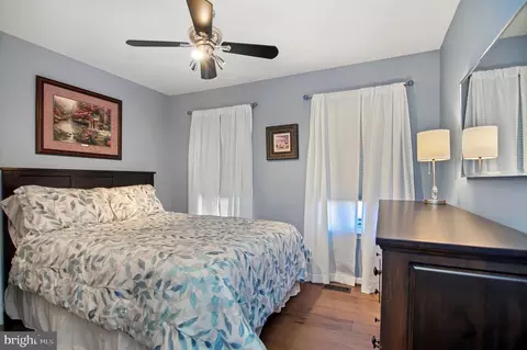 Bedroom - 9317 Waterford Dr, Manassas, VA 20110 photo 4 of 5