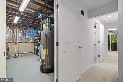 Entry Way - 9317 Waterford Dr, Manassas, VA 20110 photo 6 of 6