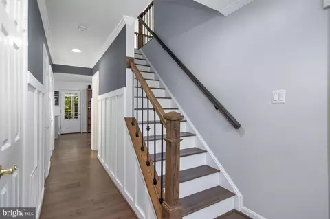 Entry Way - 9317 Waterford Dr, Manassas, VA 20110 photo 2 of 6
