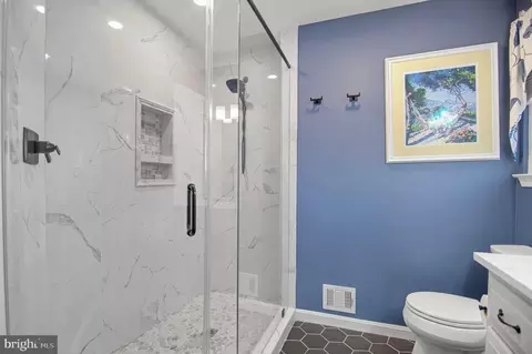 Bath - 9317 Waterford Dr, Manassas, VA 20110 photo 2 of 6