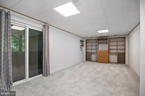 Living - 9317 Waterford Dr, Manassas, VA 20110 photo 2 of 2