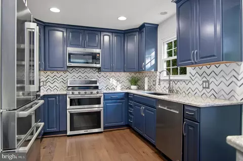 Kitchen - 9317 Waterford Dr, Manassas, VA 20110 photo 4 of 8