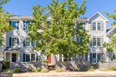 9305 Gooseberry Dr, Manassas, VA 20110