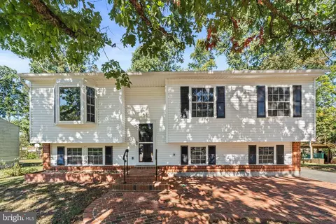 9370 Fernwood Ct, Manassas, VA 20110