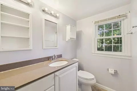 Bath - 8751 Weir St, Manassas, VA 20110 photo 4 of 5