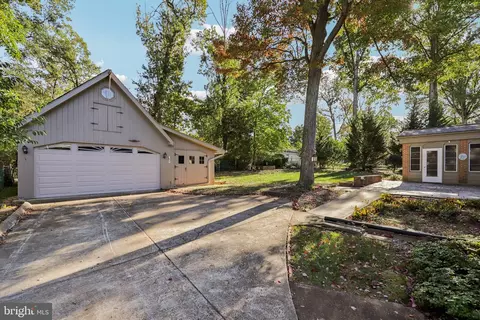 Exterior - 8751 Weir St, Manassas, VA 20110 photo 6 of 9