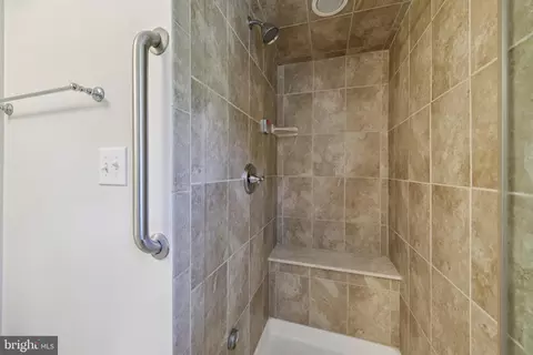 Bath - 8751 Weir St, Manassas, VA 20110 photo 3 of 5