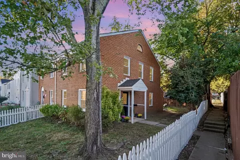 9269 George St, Manassas, VA 20110