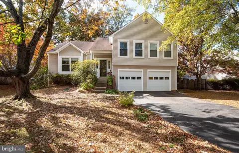 Exterior - 9518 Sandy Ct, Manassas, VA 20110 photo 2 of 13