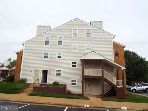 8720 Sugarwood Ln #1, Manassas, VA 20110