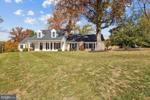 Exterior - 8794 Grant Ave, Manassas, VA 20110 photo 4 of 32