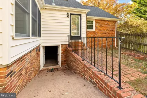 Exterior - 8794 Grant Ave, Manassas, VA 20110 photo 17 of 32