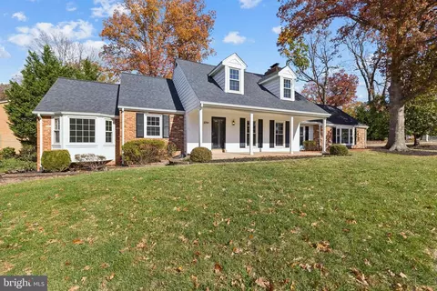 Exterior - 8794 Grant Ave, Manassas, VA 20110 photo 3 of 32