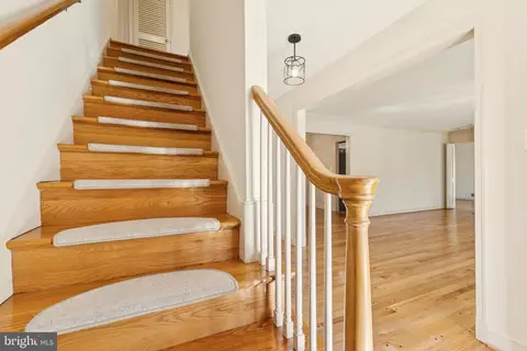 Entry Way - 8794 Grant Ave, Manassas, VA 20110 photo 4 of 7