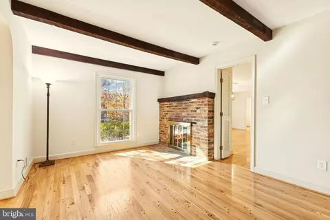 Living - 8794 Grant Ave, Manassas, VA 20110 photo 6 of 12