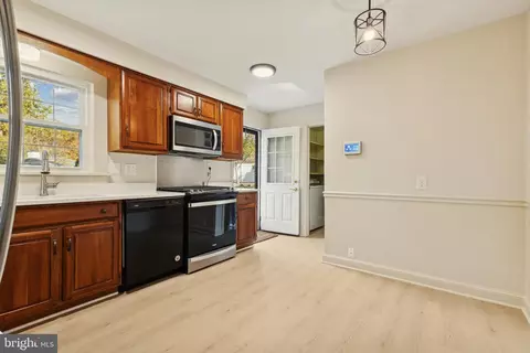 Entry Way - 8794 Grant Ave, Manassas, VA 20110 photo 2 of 7