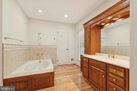 Bath - 8794 Grant Ave, Manassas, VA 20110 photo 1 of 7