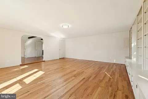 Living - 8794 Grant Ave, Manassas, VA 20110 photo 11 of 12