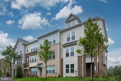 10114 Queens Way, Manassas, VA 20110