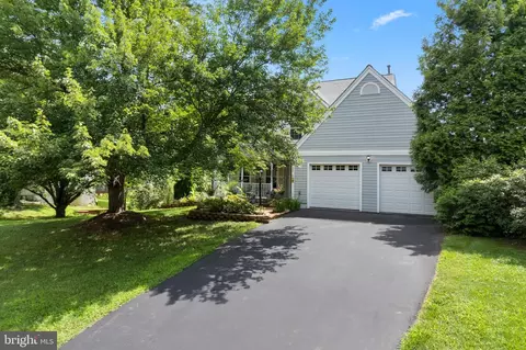 9433 Waterford Dr, Manassas, VA 20110