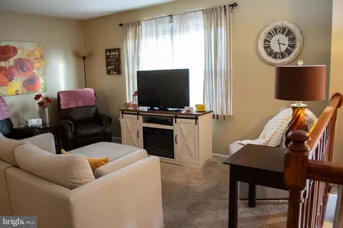 9626 Autumn Pl, Manassas, VA 20110 photo 4