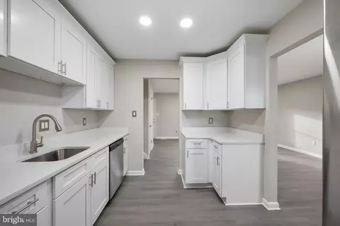Entry Way - 8516 Cavalry Ln, Manassas, VA 20110 photo 1 of 4