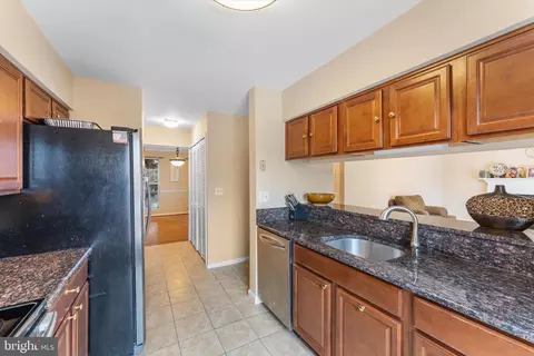 Entry Way - 10140 Forest Hill Cir, Manassas, VA 20110 photo 5 of 10