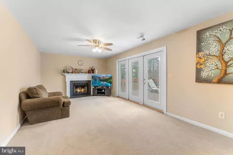 Living - 10140 Forest Hill Cir, Manassas, VA 20110 photo 3 of 3