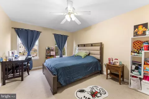 Bedroom - 10140 Forest Hill Cir, Manassas, VA 20110 photo 4 of 5