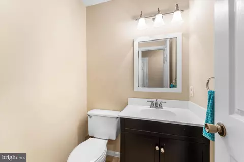 Bath - 10140 Forest Hill Cir, Manassas, VA 20110 photo 1 of 2