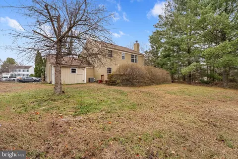 Exterior - 10140 Forest Hill Cir, Manassas, VA 20110 photo 4 of 7