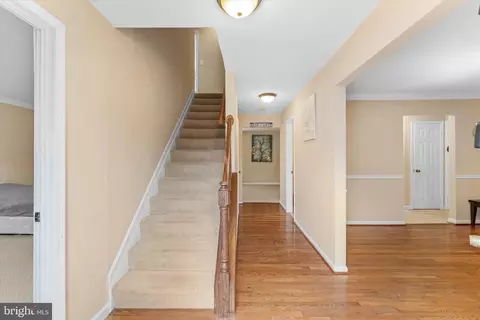 Entry Way - 10140 Forest Hill Cir, Manassas, VA 20110 photo 2 of 10