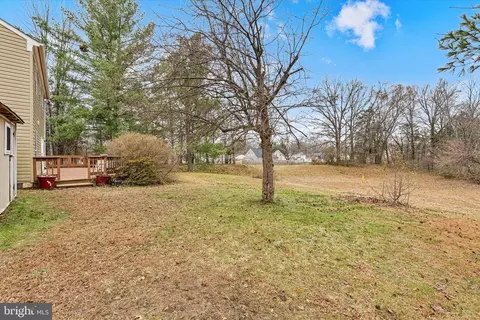 Exterior - 10140 Forest Hill Cir, Manassas, VA 20110 photo 5 of 7