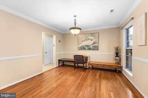 Entry Way - 10140 Forest Hill Cir, Manassas, VA 20110 photo 4 of 10