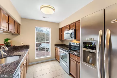 Kitchen - 10140 Forest Hill Cir, Manassas, VA 20110 photo 2 of 2