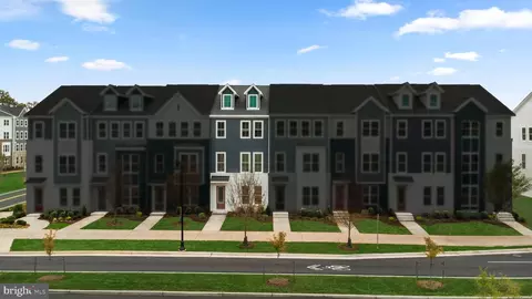 9723 Grant Ave, Manassas, VA 20110