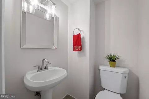 Bath - 9636 Aspen Pl, Manassas, VA 20110 photo 1 of 4
