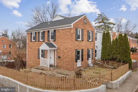 Exterior - 9636 Aspen Pl, Manassas, VA 20110 photo 4 of 5